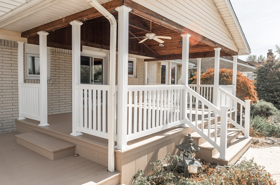 Covered deck with year-round usability in Smyrna, TN